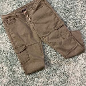VANILLA STAR 13 army green lightweight cargo cropped pants with stretch
